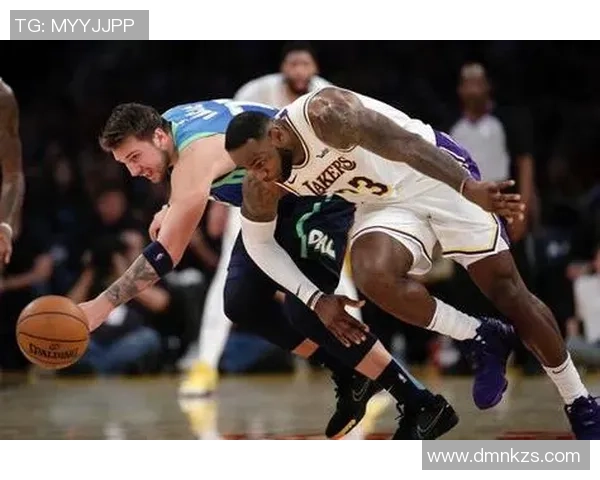 10月11日湖人与热火精彩对决直播回放全程回顾与精彩瞬间分析 10月11日湖人与热火精彩对决直播回放全程回顾与精彩瞬间分析